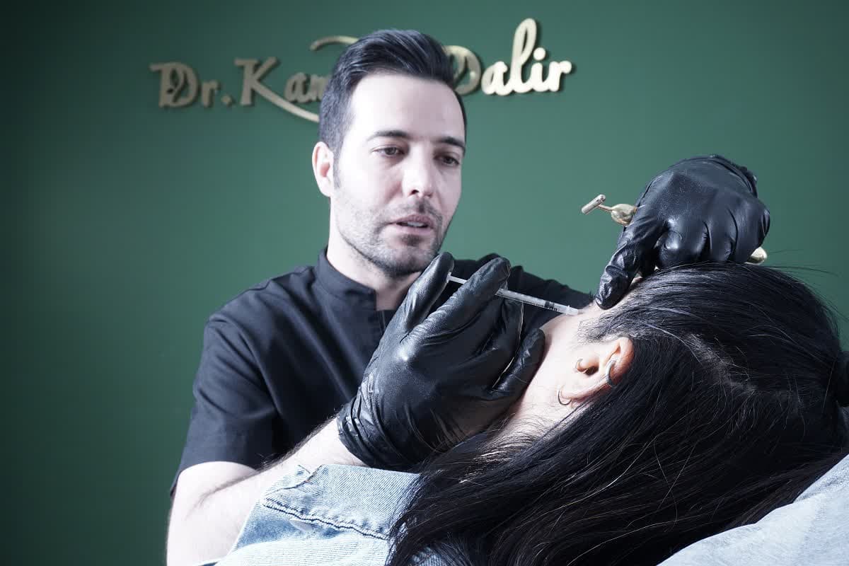 بوتاکس برای کاهش چین و چروک دست داخلی و انواع خدمات زیبایی توسط دکتر کامران دلیر